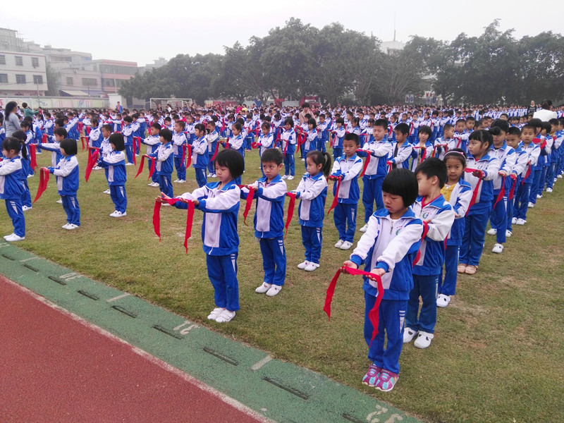 “红领巾，我为你骄傲”――一年级新生入队仪式