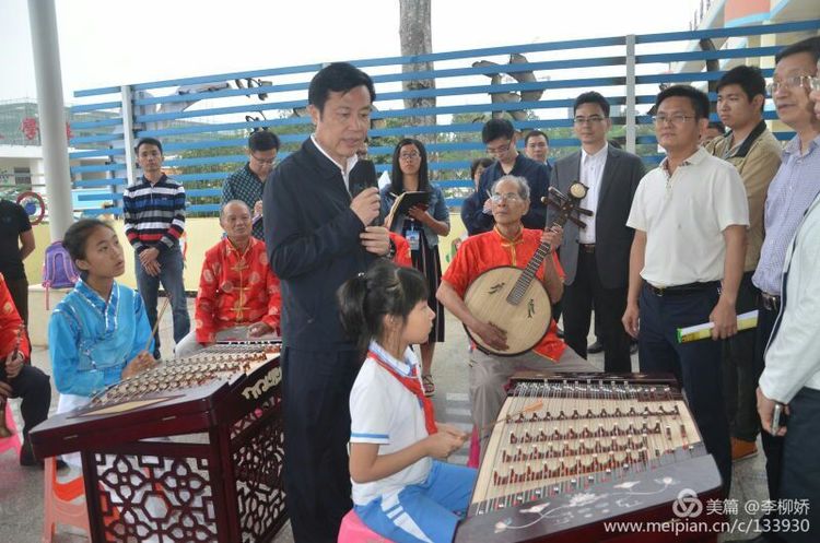 省委常委市委书记张琦带队深入灵山镇中心小学调研“创文”工作